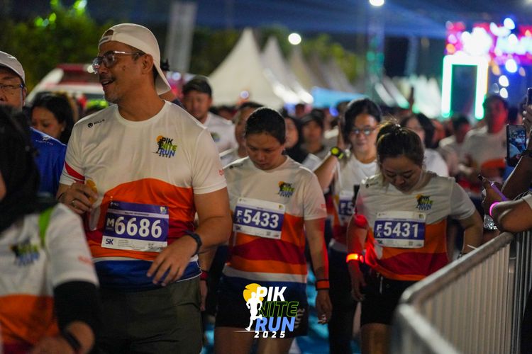 Race photo from PIK NITE RUN 2025