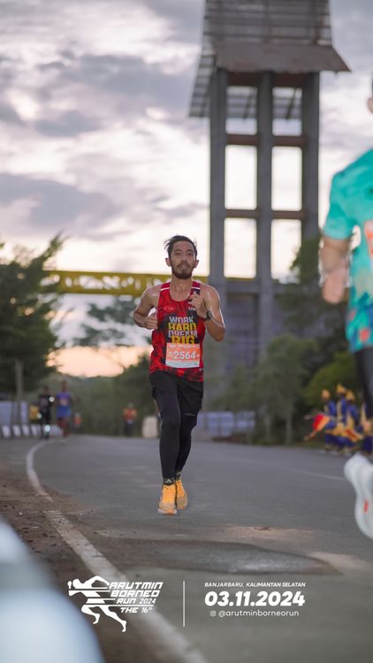 Race photo from Arutmin Borneo Run 2024