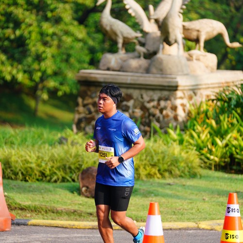 Race photo from BOGORUN 2026