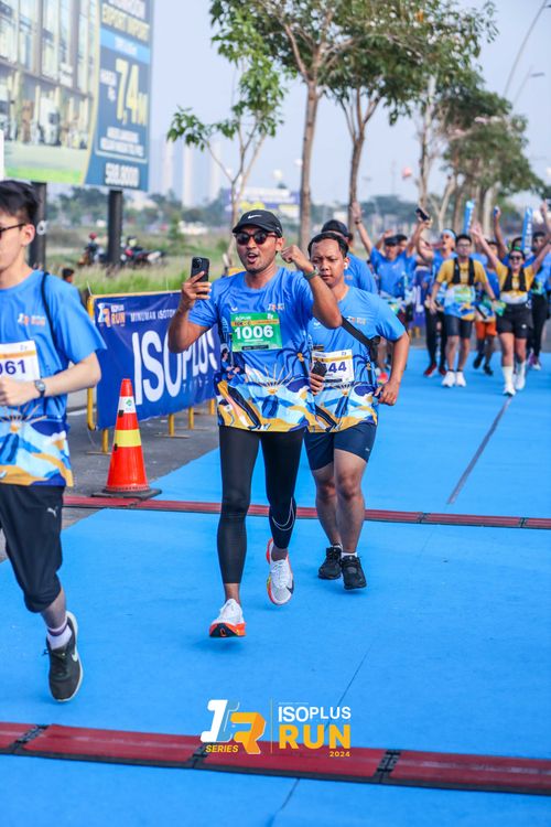 Race photo from ISOPlus Run 2024 Jakarta