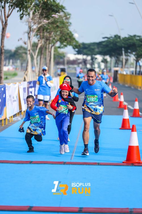Race photo from ISOPlus Run 2024 Jakarta