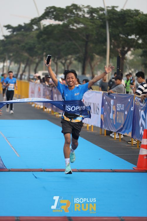 Race photo from ISOPlus Run 2024 Jakarta