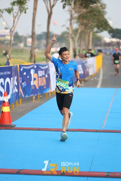 Race photo from ISOPlus Run 2024 Jakarta