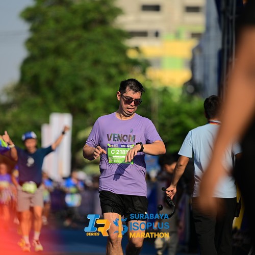 Race photo from SURABAYA ISOPLUS MARATHON 2026