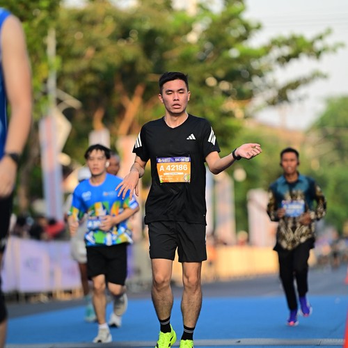 Race photo from SURABAYA ISOPLUS MARATHON 2026