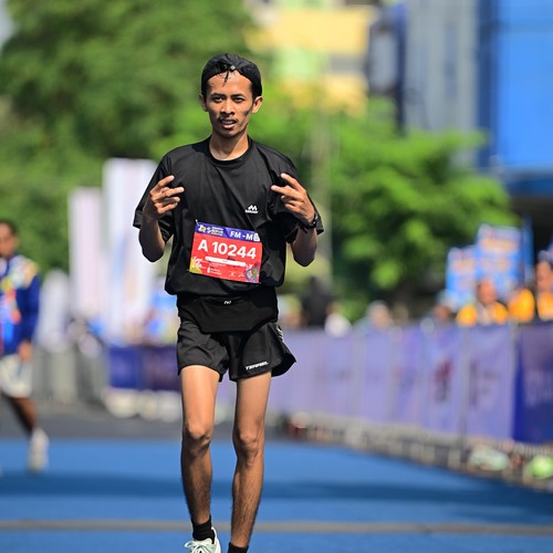 Race photo from SURABAYA ISOPLUS MARATHON 2026