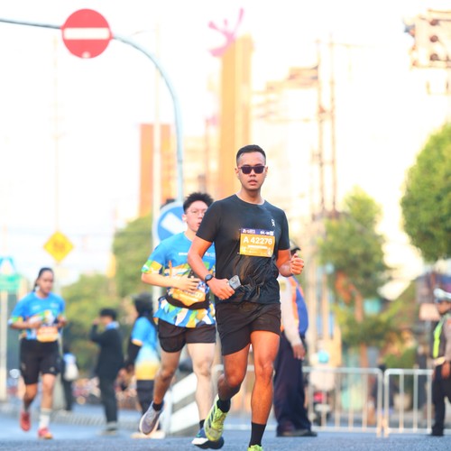 Race photo from SURABAYA ISOPLUS MARATHON 2026