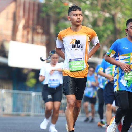 Race photo from SURABAYA ISOPLUS MARATHON 2026
