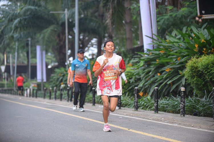 Race photo from NOTARACE 2025