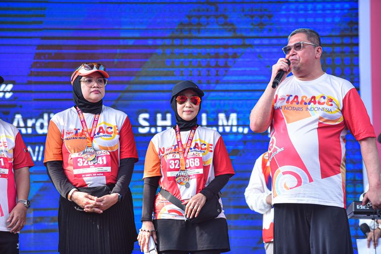 Race photo from NOTARACE 2025