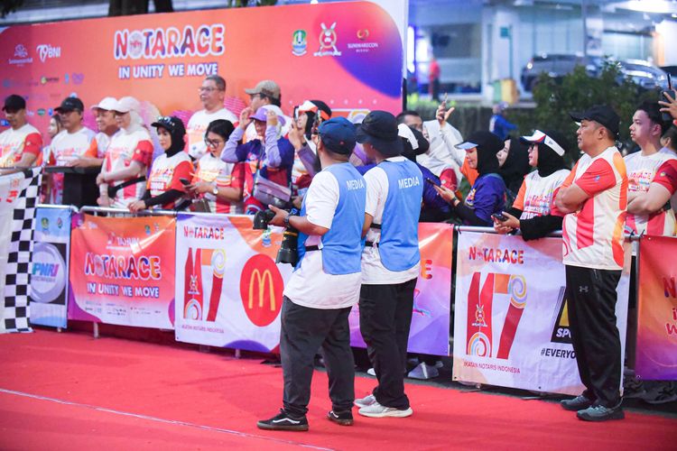 Race photo from NOTARACE 2025