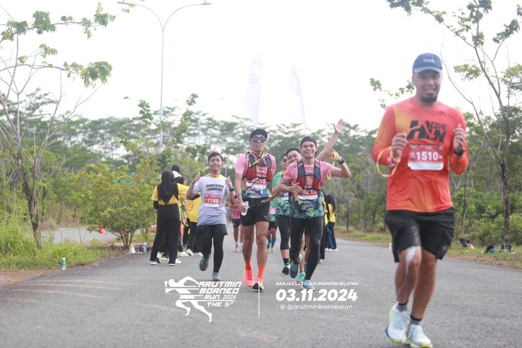 Race photo from Arutmin Borneo Run 2024