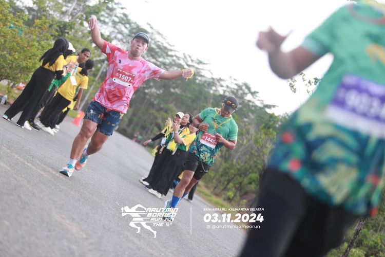 Race photo from Arutmin Borneo Run 2024
