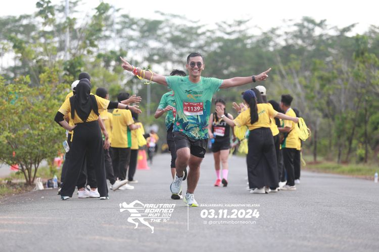 Race photo from Arutmin Borneo Run 2024