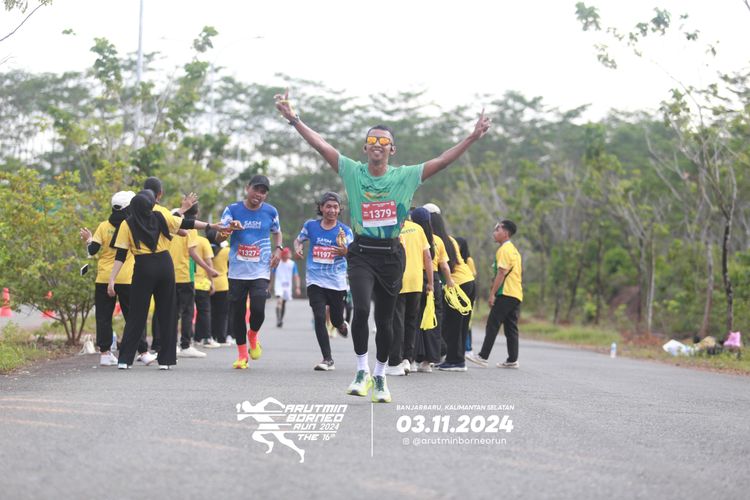 Race photo from Arutmin Borneo Run 2024