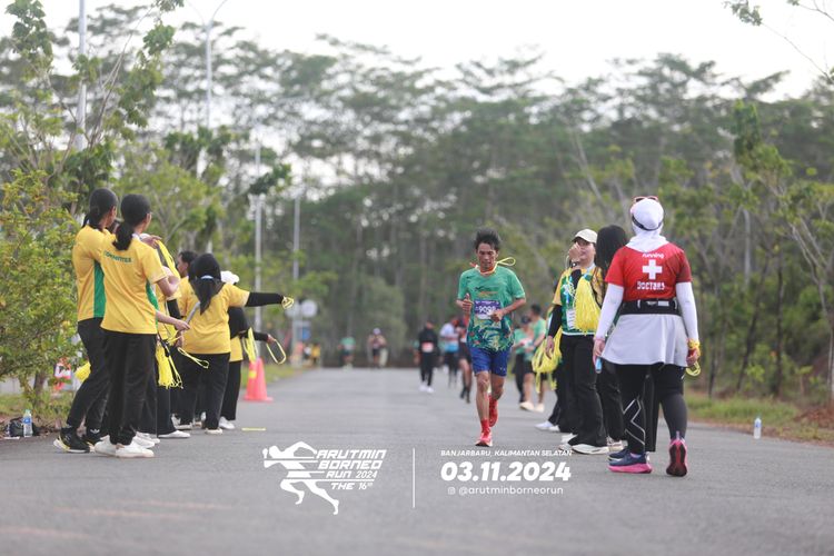 Race photo from Arutmin Borneo Run 2024