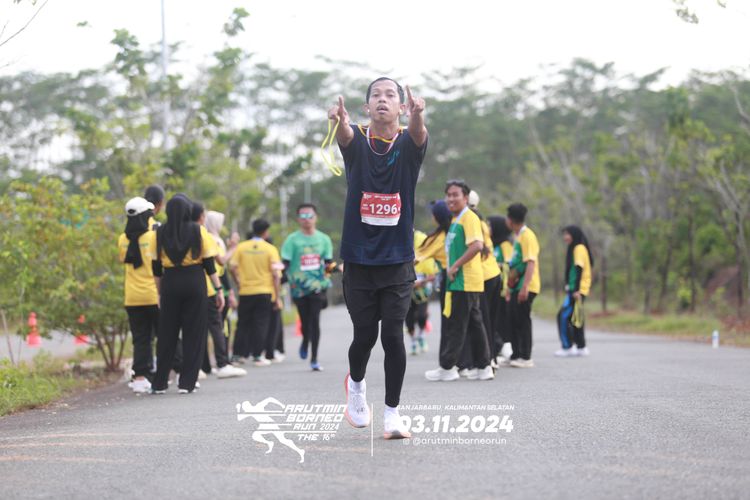 Race photo from Arutmin Borneo Run 2024