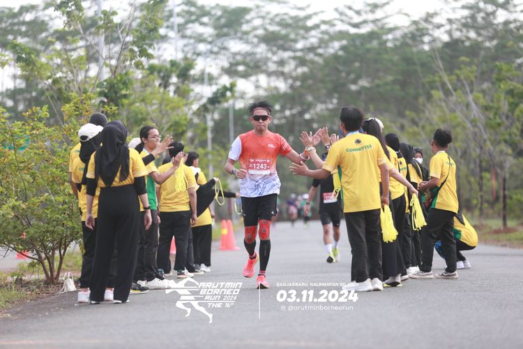Race photo from Arutmin Borneo Run 2024