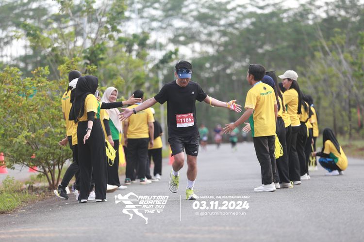 Race photo from Arutmin Borneo Run 2024