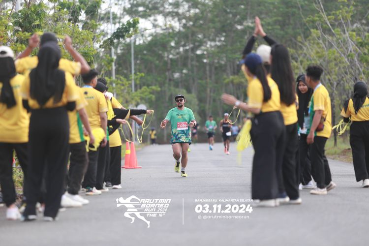 Race photo from Arutmin Borneo Run 2024