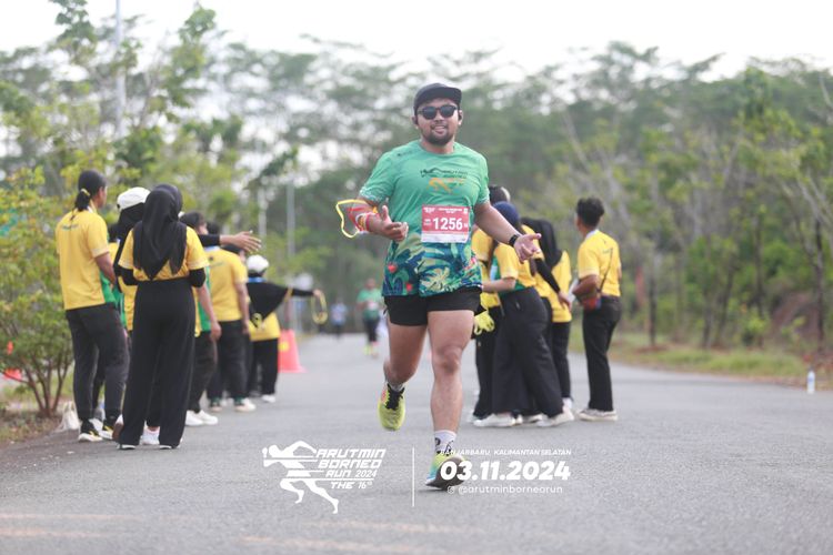 Race photo from Arutmin Borneo Run 2024