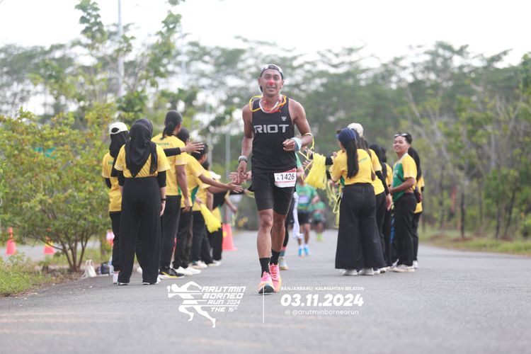 Race photo from Arutmin Borneo Run 2024