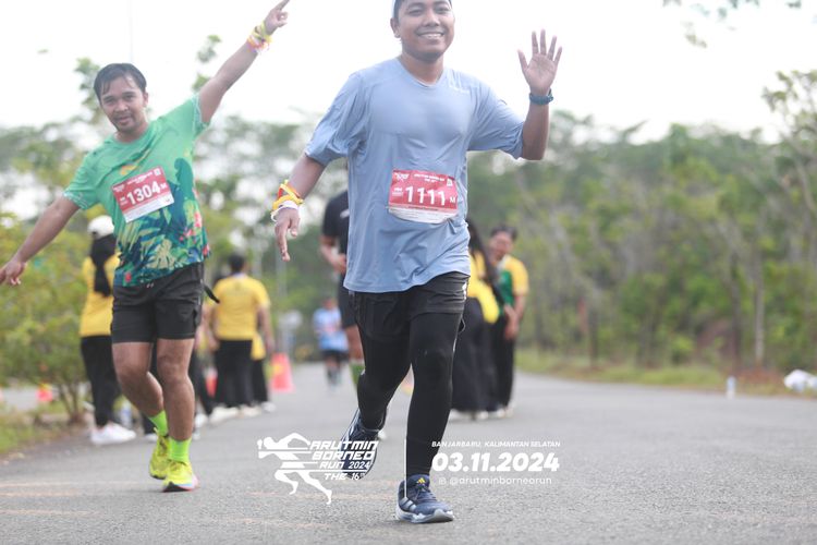 Race photo from Arutmin Borneo Run 2024