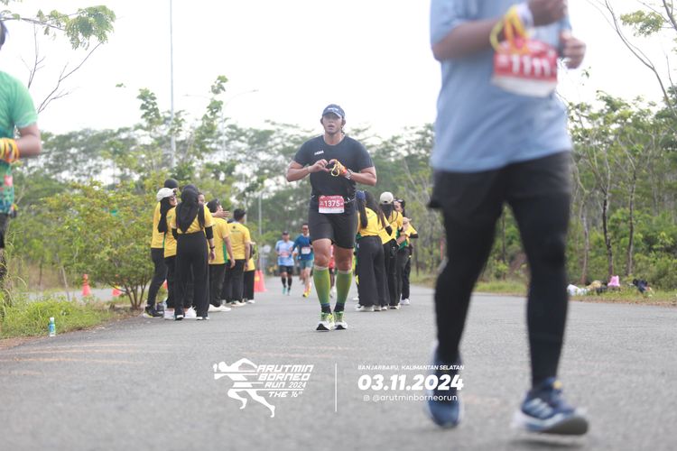 Race photo from Arutmin Borneo Run 2024