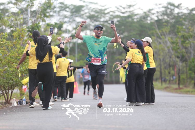 Race photo from Arutmin Borneo Run 2024