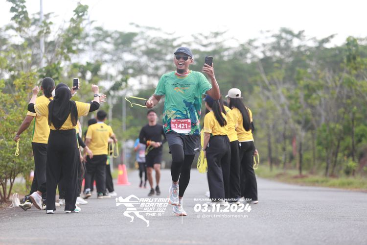 Race photo from Arutmin Borneo Run 2024