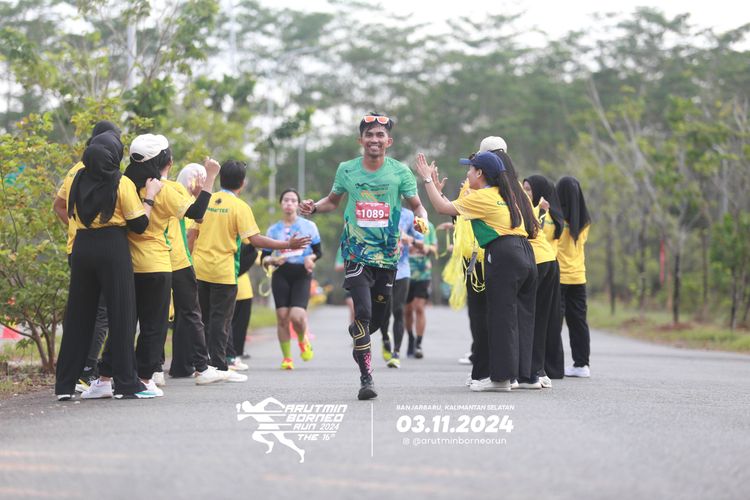 Race photo from Arutmin Borneo Run 2024