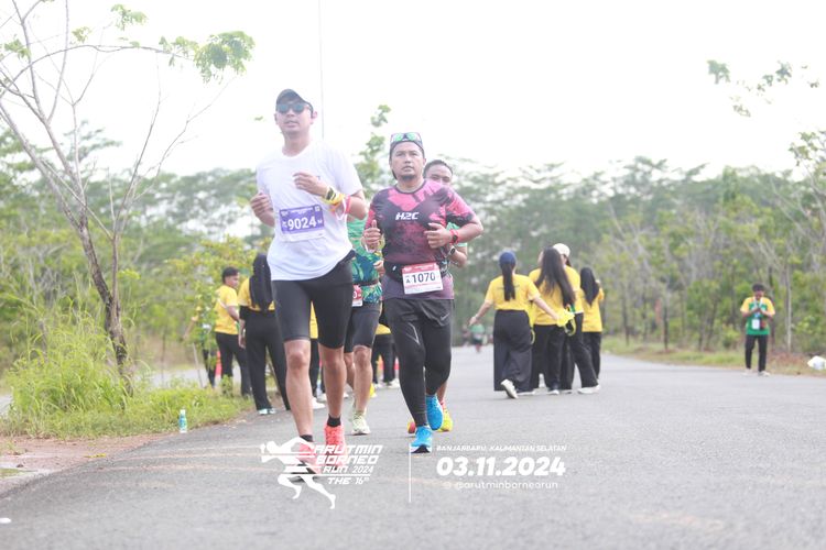Race photo from Arutmin Borneo Run 2024