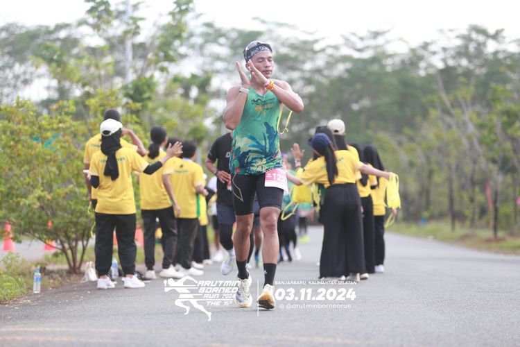 Race photo from Arutmin Borneo Run 2024