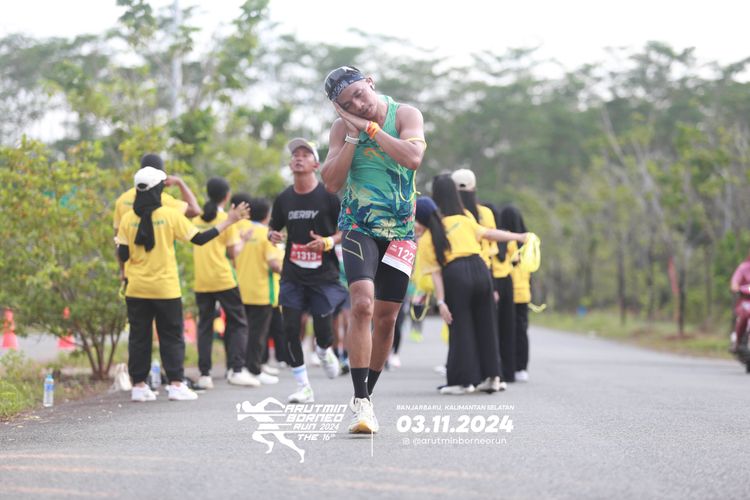 Race photo from Arutmin Borneo Run 2024