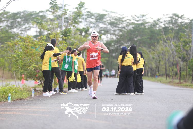Race photo from Arutmin Borneo Run 2024