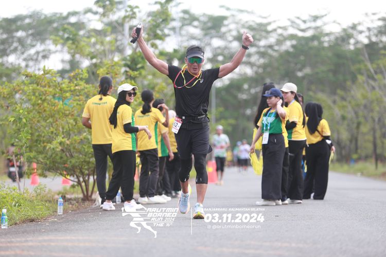 Race photo from Arutmin Borneo Run 2024