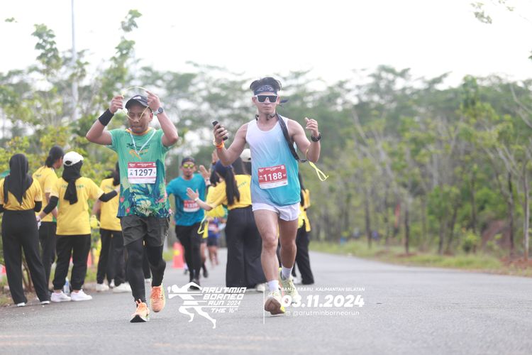 Race photo from Arutmin Borneo Run 2024