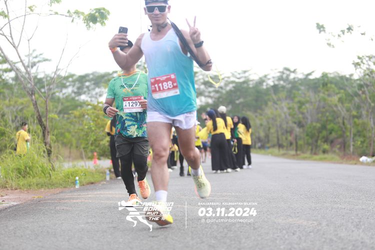 Race photo from Arutmin Borneo Run 2024