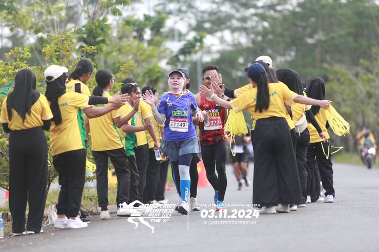 Race photo from Arutmin Borneo Run 2024