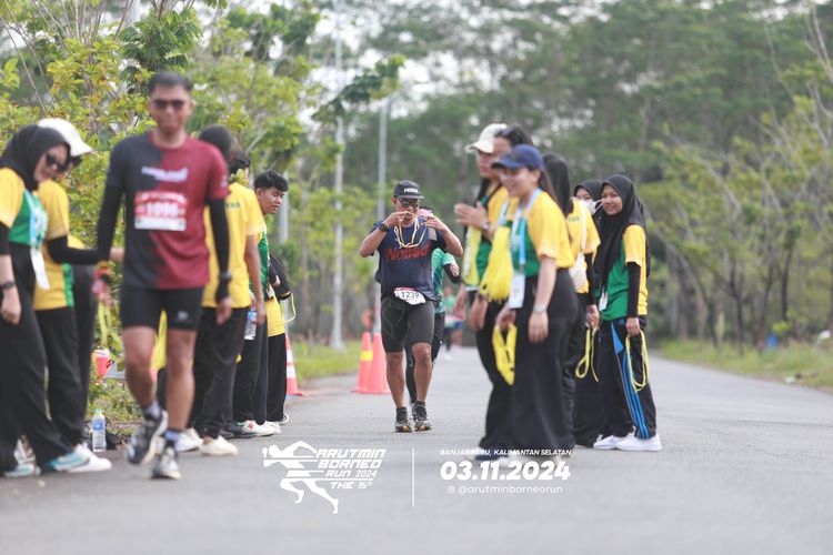 Race photo from Arutmin Borneo Run 2024