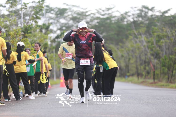 Race photo from Arutmin Borneo Run 2024