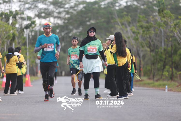 Race photo from Arutmin Borneo Run 2024
