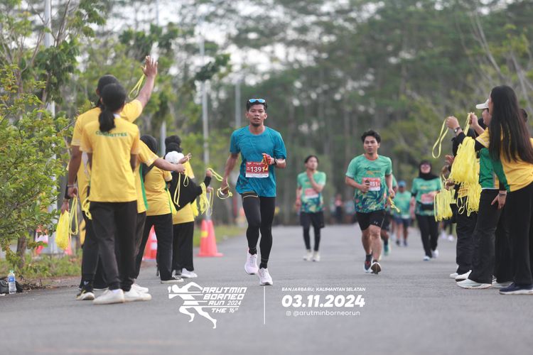 Race photo from Arutmin Borneo Run 2024