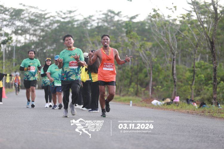 Race photo from Arutmin Borneo Run 2024