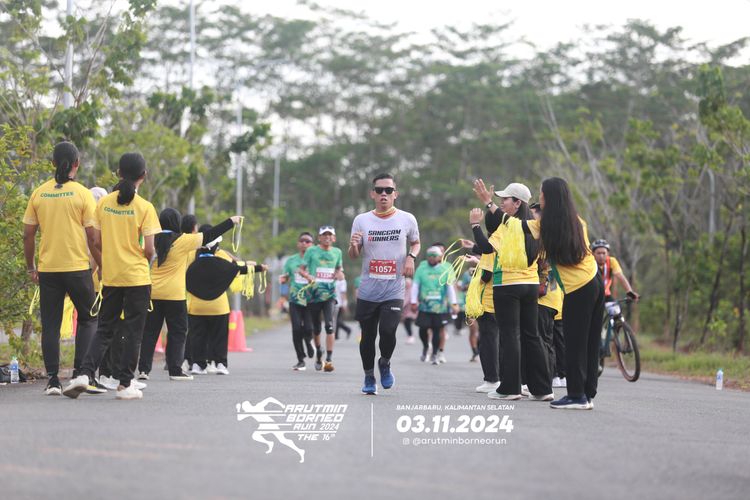 Race photo from Arutmin Borneo Run 2024