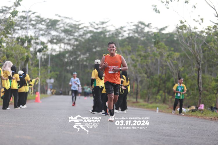 Race photo from Arutmin Borneo Run 2024