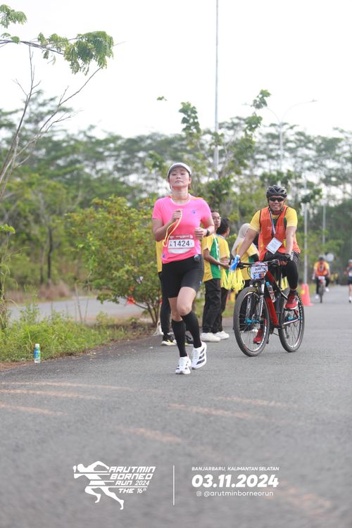 Race photo from Arutmin Borneo Run 2024
