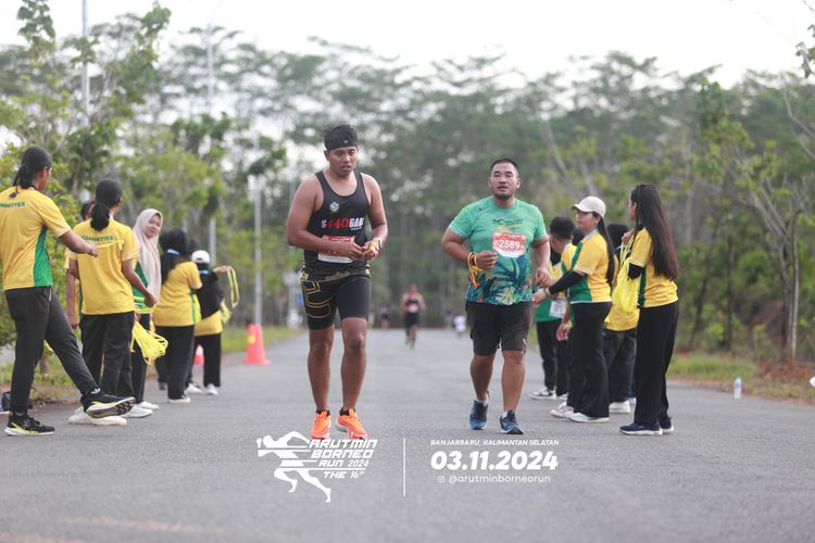 Race photo from Arutmin Borneo Run 2024