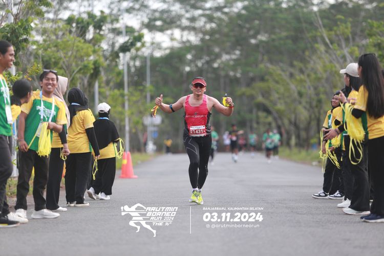 Race photo from Arutmin Borneo Run 2024