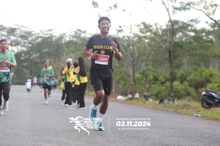 Race photo from Arutmin Borneo Run 2024